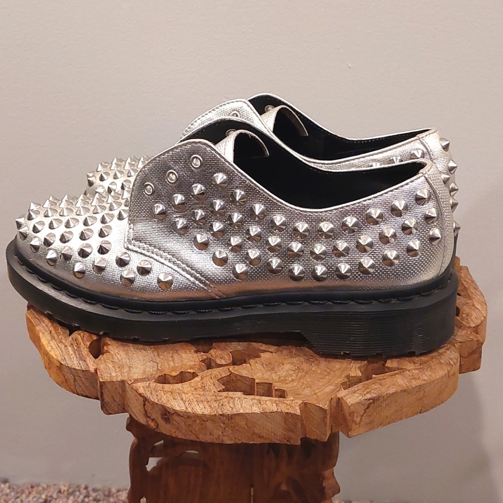 Dr. Marten's Harlen Mora Air Wair Women's Silver Spike Oxford Shoes EUC Size 8US - Picture 7 of 12
